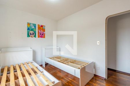 Casa à venda com 240m², 3 quartos e 4 vagas