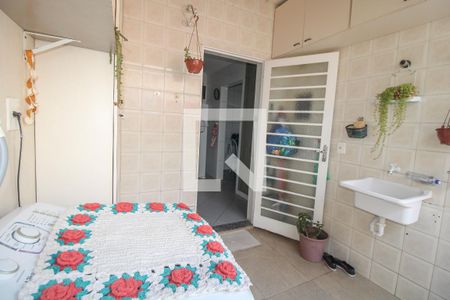 Casa à venda com 176m², 3 quartos e 1 vaga Casa à venda com 176m², 3 quartos e 1 vagaÁrea de Serviço