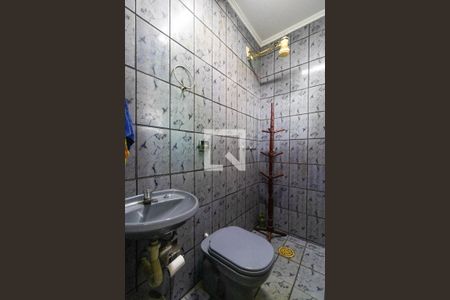 Casa à venda com 482m², 3 quartos e 4 vagas Casa à venda com 482m², 3 quartos e 4 vagasBanheiro 03