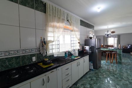 Casa à venda com 482m², 3 quartos e 4 vagas Casa à venda com 482m², 3 quartos e 4 vagasCozinha