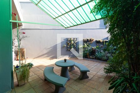 Casa à venda com 482m², 3 quartos e 4 vagas Casa à venda com 482m², 3 quartos e 4 vagasQuintal