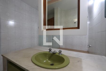 Casa à venda com 574m², 3 quartos e 5 vagasBanheiro Social