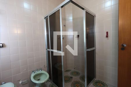 Casa à venda com 574m², 3 quartos e 5 vagasBanheiro da Suíte 2