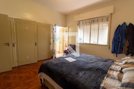 Casa à venda com 580m², 5 quartos e 4 vagas Casa à venda com 580m², 5 quartos e 4 vagasSuite