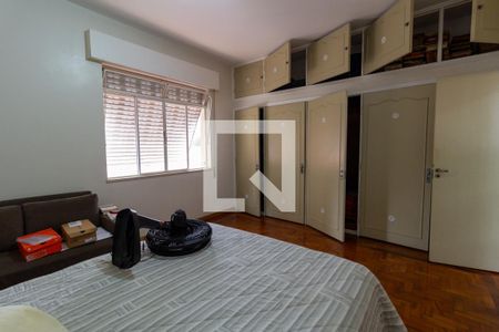 Casa à venda com 580m², 5 quartos e 4 vagas Casa à venda com 580m², 5 quartos e 4 vagasQuarto 2