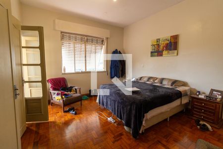 Casa à venda com 580m², 5 quartos e 4 vagas Casa à venda com 580m², 5 quartos e 4 vagasSuite