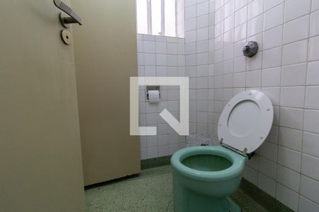 Casa à venda com 580m², 5 quartos e 4 vagas Casa à venda com 580m², 5 quartos e 4 vagasLavabo do Corredor - Térreo