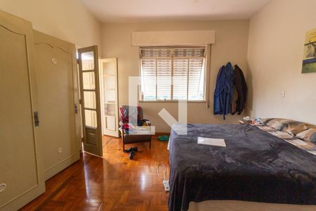 Casa à venda com 580m², 5 quartos e 4 vagas Casa à venda com 580m², 5 quartos e 4 vagasSuite