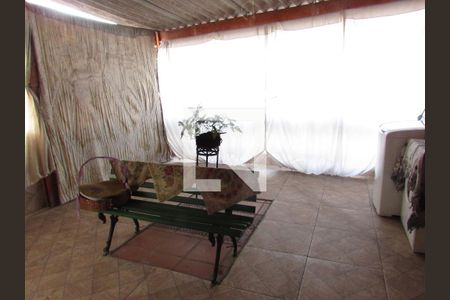 Casa à venda com 200m², 4 quartos e 2 vagasVaranda