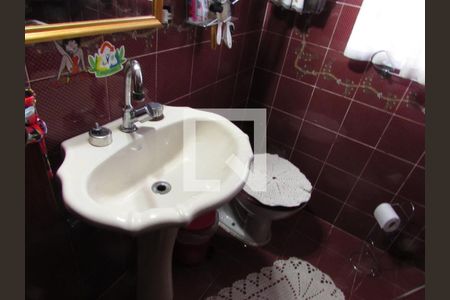 Casa à venda com 200m², 4 quartos e 2 vagasBanheiro da Suíte 2