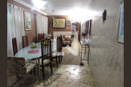 Casa à venda com 200m², 4 quartos e 2 vagasSala de Jantar