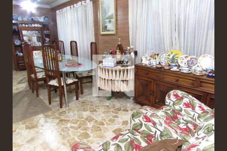 Casa à venda com 200m², 4 quartos e 2 vagasSala de Jantar