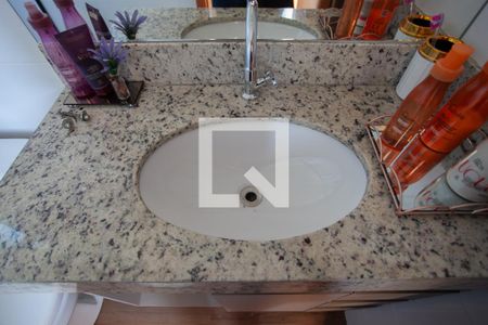 Apartamento à venda com 67m², 2 quartos e 1 vaga Apartamento à venda com 67m², 2 quartos e 1 vagaBanheiro da Suíte