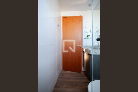 Apartamento à venda com 67m², 2 quartos e 1 vaga Apartamento à venda com 67m², 2 quartos e 1 vagaBanheiro Social