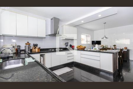 Casa à venda com 440m², 4 quartos e 5 vagas