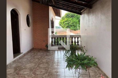 Casa à venda com 270m², 4 quartos e 2 vagas