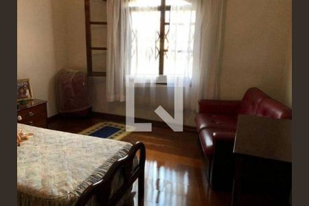 Casa à venda com 270m², 4 quartos e 2 vagas