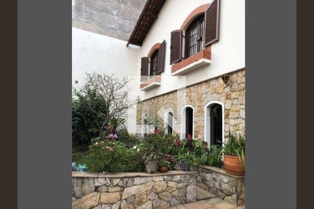 Casa à venda com 270m², 4 quartos e 2 vagas