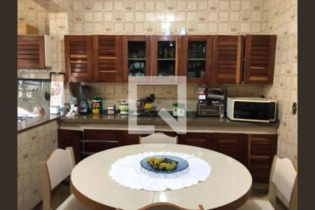 Casa à venda com 270m², 4 quartos e 2 vagas