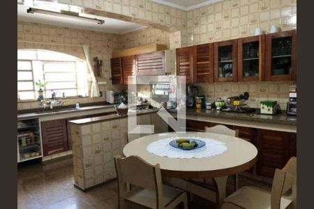 Casa à venda com 270m², 4 quartos e 2 vagas