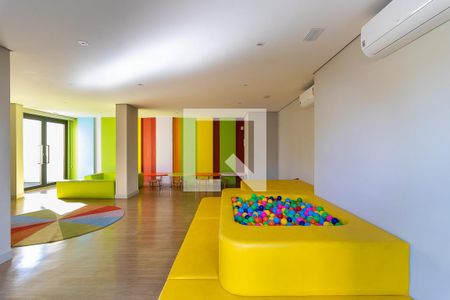 Apartamento à venda com 270m², 3 quartos e 3 vagas Apartamento à venda com 270m², 3 quartos e 3 vagasÁrea comum - Brinquedoteca