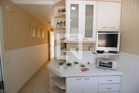 Apartamento para alugar com 477m², 4 quartos e 5 vagas Apartamento para alugar com 477m², 4 quartos e 5 vagasCozinha