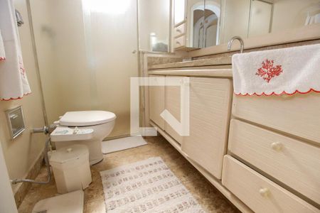Apartamento para alugar com 477m², 4 quartos e 5 vagas Apartamento para alugar com 477m², 4 quartos e 5 vagasBanheiro da Suíte 1