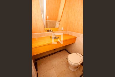 Apartamento para alugar com 477m², 4 quartos e 5 vagas Apartamento para alugar com 477m², 4 quartos e 5 vagasLavabo 1