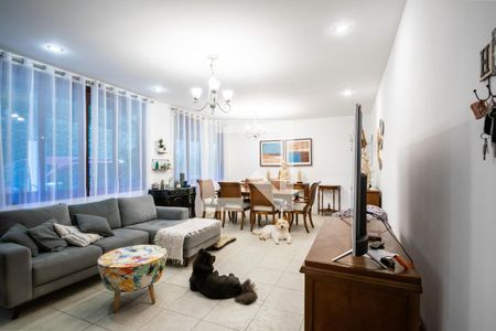 Casa à venda com 200m², 4 quartos e 2 vagas