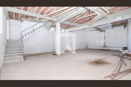 Casa à venda com 169m², 3 quartos e 6 vagas