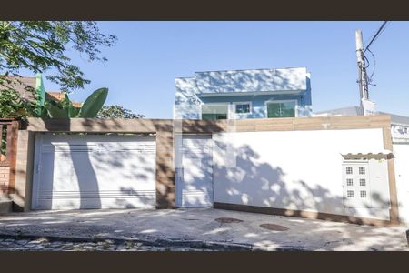 Casa à venda com 169m², 3 quartos e 6 vagas