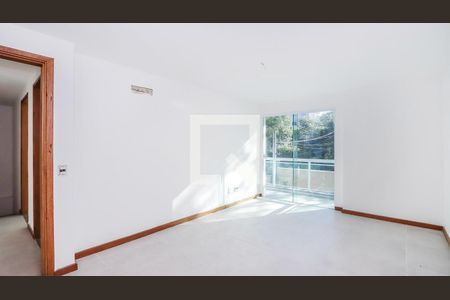 Casa à venda com 169m², 3 quartos e 6 vagas