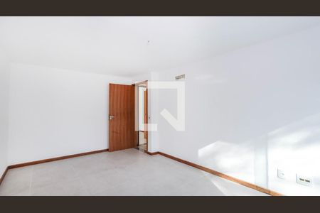 Casa à venda com 169m², 3 quartos e 6 vagas