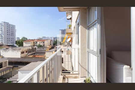 Apartamento à venda com 77m², 2 quartos e 1 vaga