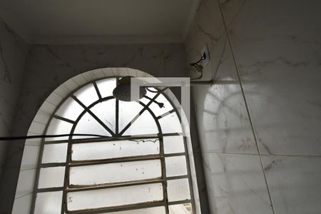 Casa à venda com 1000m², 8 quartos e sem vagaBanheiro de serviço