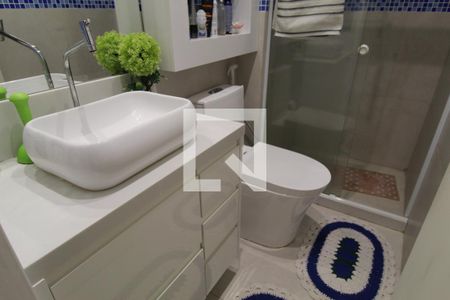 Casa de condomínio à venda com 167m², 4 quartos e 2 vagasBanheiro social