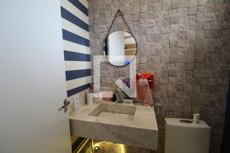 Casa de condomínio à venda com 167m², 4 quartos e 2 vagasLavabo