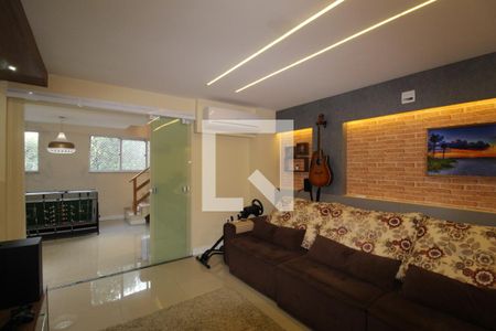 Casa de condomínio à venda com 167m², 4 quartos e 2 vagasSala 2