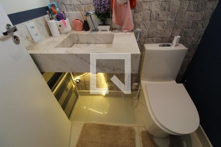 Casa de condomínio à venda com 167m², 4 quartos e 2 vagasLavabo