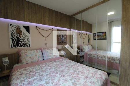 Casa de condomínio à venda com 167m², 4 quartos e 2 vagasSuíte