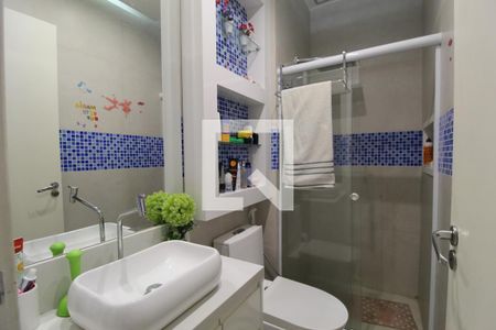 Casa de condomínio à venda com 167m², 4 quartos e 2 vagasBanheiro social