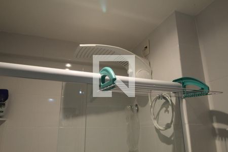 Casa de condomínio à venda com 167m², 4 quartos e 2 vagasÁrea de serviço - Banheiro