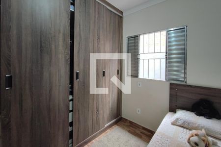 Casa à venda com 196m², 3 quartos e 4 vagas Casa à venda com 196m², 3 quartos e 4 vagasQuarto 2
