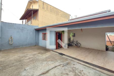 Casa à venda com 196m², 3 quartos e 4 vagas Casa à venda com 196m², 3 quartos e 4 vagasQuintal - Garagem
