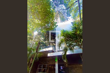 Studio à venda com 58m², 1 quarto e 1 vaga Studio à venda com 58m², 1 quarto e 1 vagaFachada com cartaz QA