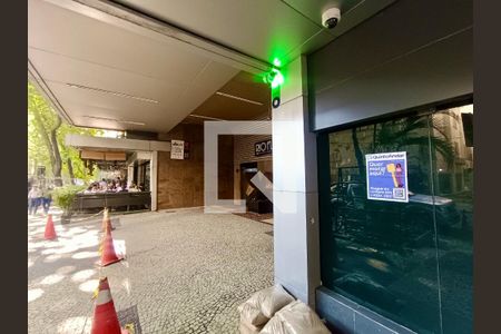 Studio à venda com 58m², 1 quarto e 1 vaga Studio à venda com 58m², 1 quarto e 1 vagaFachada com cartaz QA