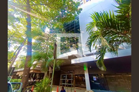 Studio à venda com 58m², 1 quarto e 1 vaga Studio à venda com 58m², 1 quarto e 1 vagaFachada com cartaz QA