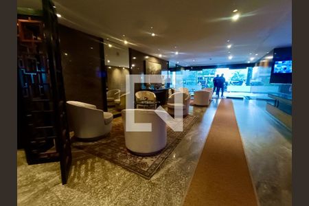 Studio à venda com 58m², 1 quarto e 1 vaga Studio à venda com 58m², 1 quarto e 1 vagaPortaria