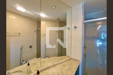 Studio à venda com 58m², 1 quarto e 1 vaga Studio à venda com 58m², 1 quarto e 1 vagaBanheiro social