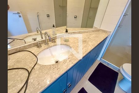 Studio à venda com 58m², 1 quarto e 1 vaga Studio à venda com 58m², 1 quarto e 1 vagaBanheiro social